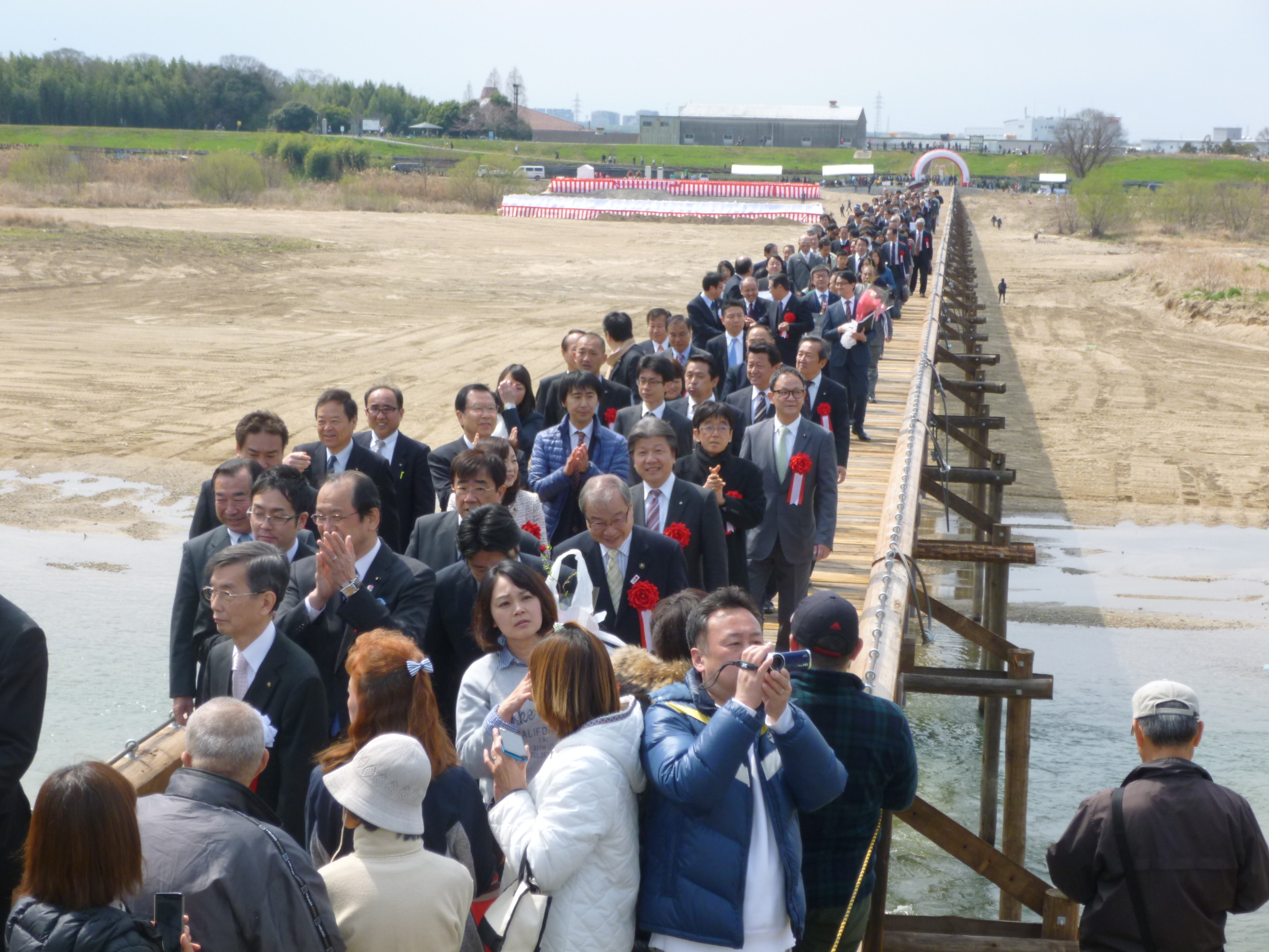 八幡城陽線（上津屋橋【流れ橋】）開通式の様子